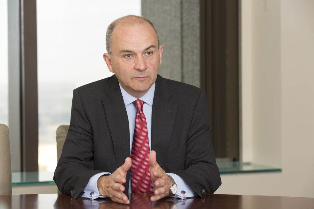 Robert Lind, Economista di Capital Group