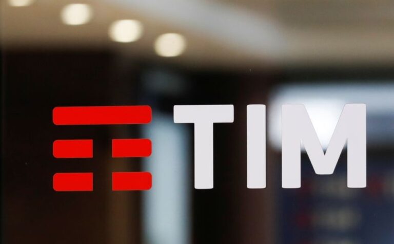 Telecom Italia risale dopo aver completato un altro passo per il closing di NetCo